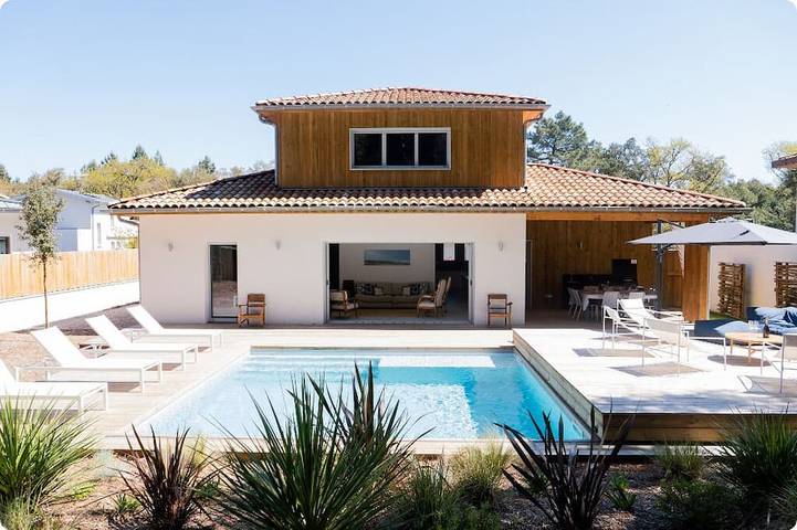 Location de vacances pour 12 personnes, avec jardin et terrasse dans Plage des Bourdaines