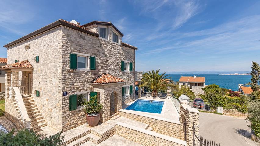 Villa für 6 Personen, mit Pool und Garten sowie Balkon in Umag