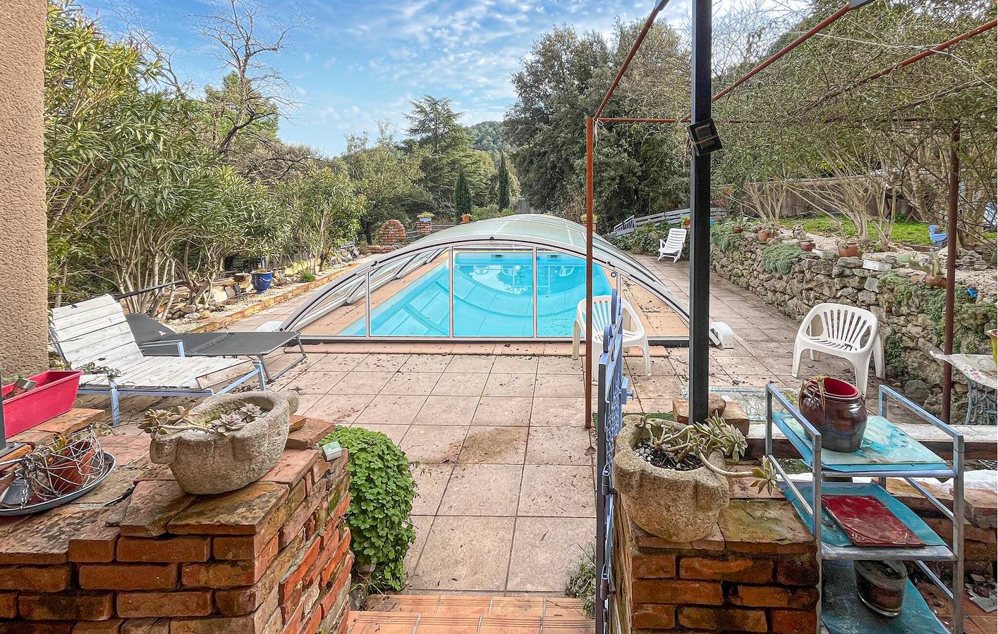 Acogedor apartamento de 1 dormitorio con piscina cerca del centro de Anduze in Anduze, Cevenas