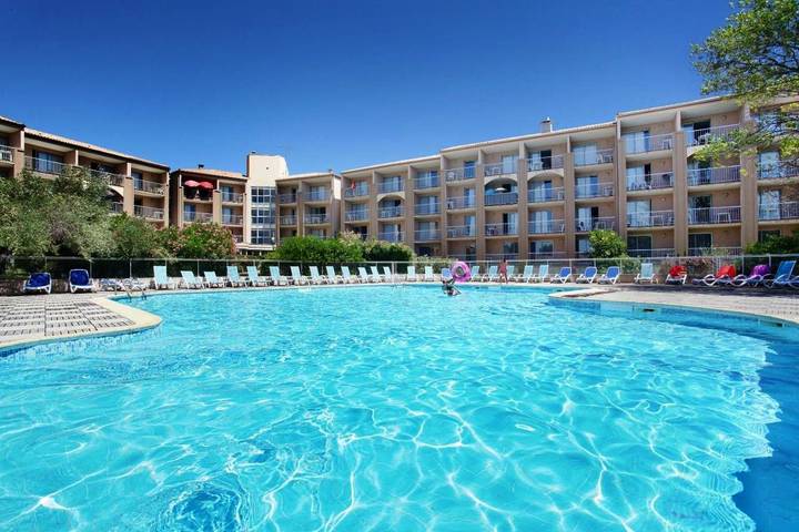 Appart’hôtel pour 2 personnes, avec terrasse et piscine, animaux acceptés