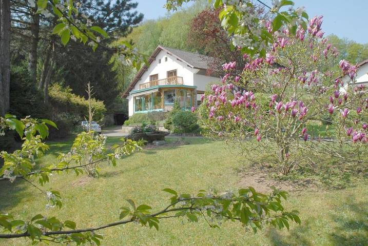 Chambre d’hôte pour 4 personnes, avec Terrasse et Jardin ainsi que Sauna et Vue