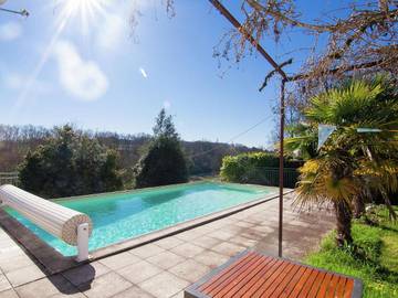 Gîte pour 6 personnes, avec jardin ainsi que terrasse et piscine, animaux acceptés à Sigoulès