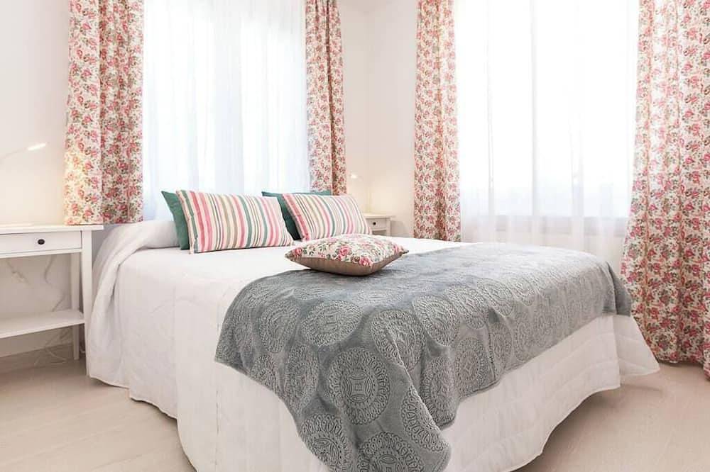 Entire apartment, Penthouse in the center next to the Espolón in Logroño, La Rioja Province