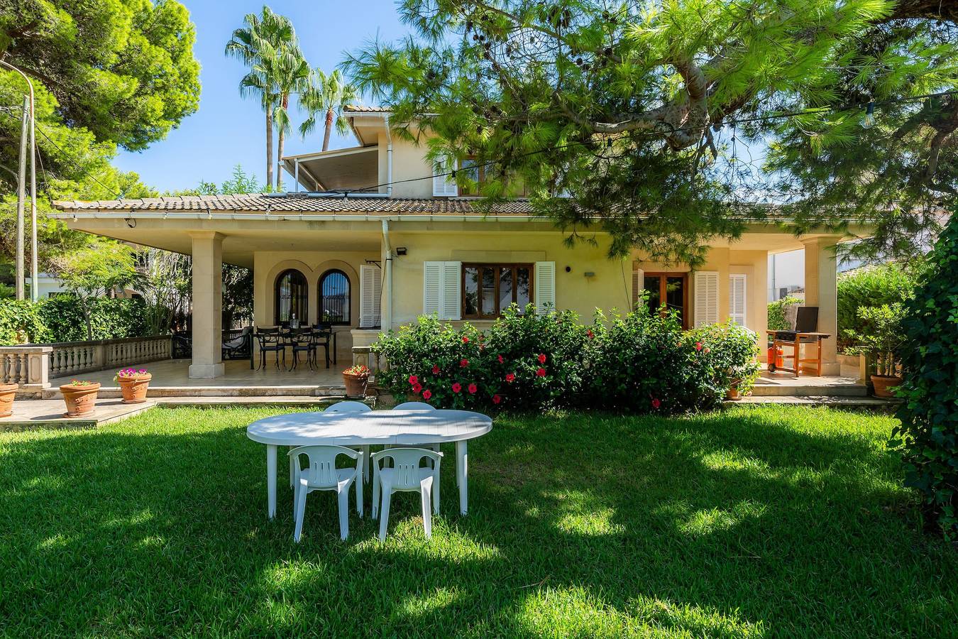 Villa "Tita" with Sea View, Private Garden & Wi-Fi in Marina Manresa, Alcúdia