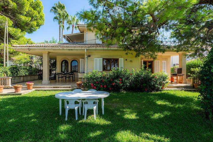 Villa "Tita" avec vue sur la mer, jardin privé et Wi-Fi in Marina Manresa, Alcúdia
