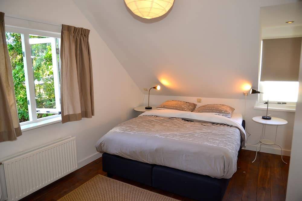 Bergen: hübsches Ferienhaus mit Veranda und umzäunten Garten in schöner Lage in Bergen (Nordholland), Noord-Holland - Nordseeküste