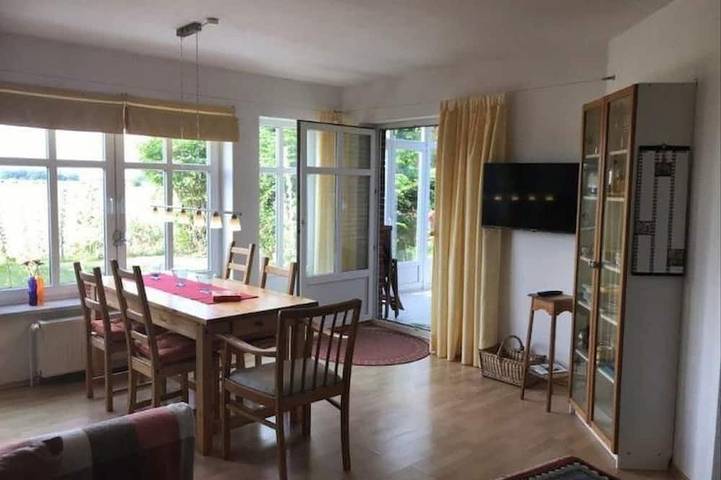 Ferienwohnung für 3 Personen, mit Terrasse und Garten in Dänschendorf