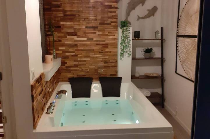 Maison de vacances pour 2 personnes, avec jardin ainsi que terrasse et jacuzzi