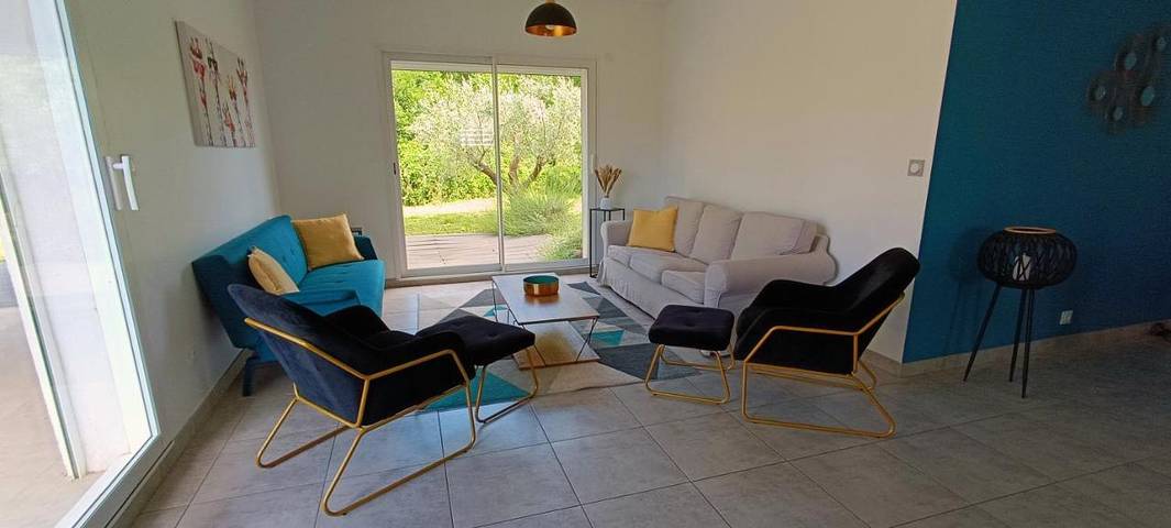 Location de vacances pour 8 personnes, avec jardin et vue à Lézan - 4