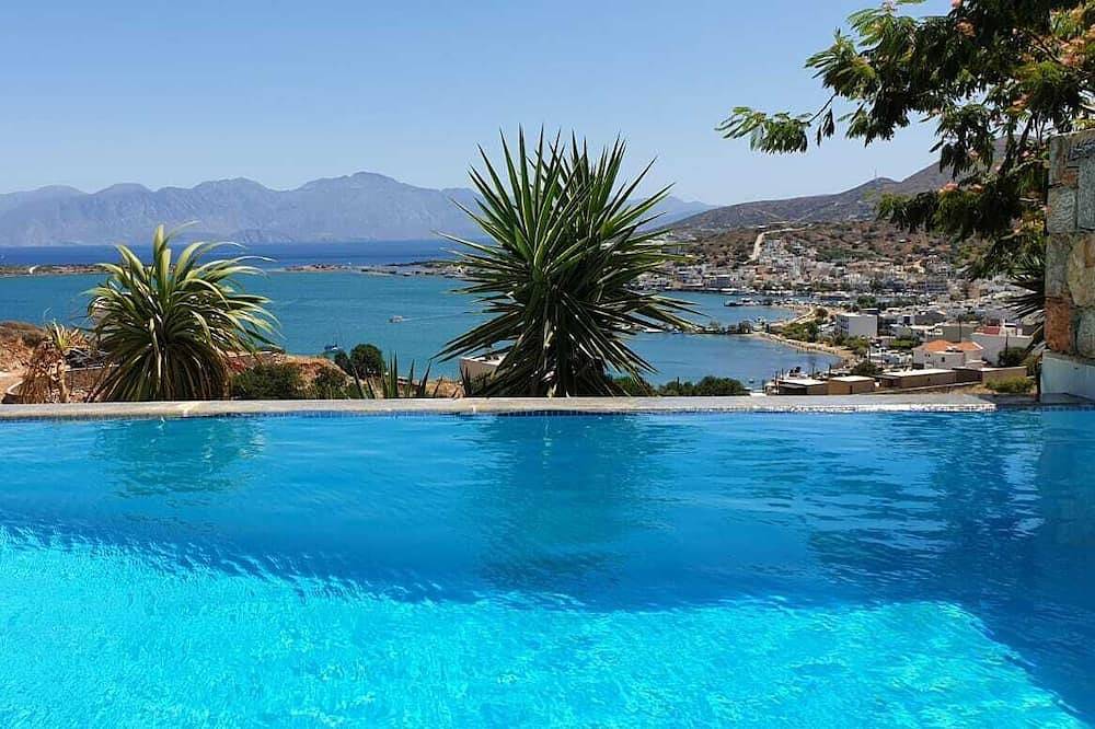 Villa for 8 People in Elounda, North Crete