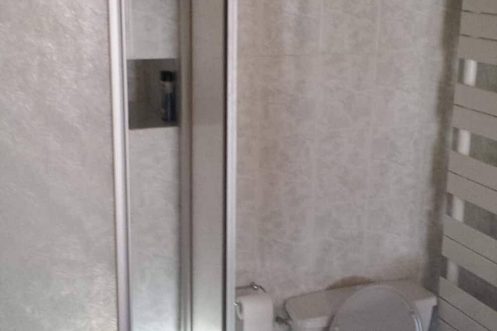 Entire apartment, Accommodation located at 1000 meters in the countryside in Longchaumois, Parc naturel régional du Haut-Jura