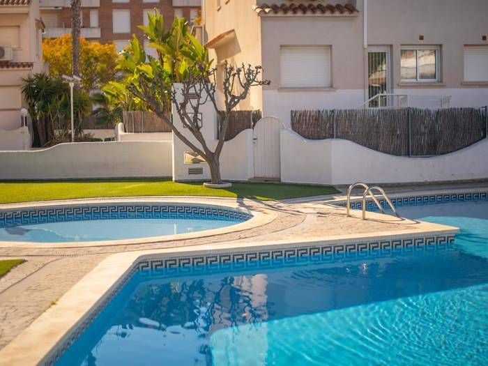 R142 Manila Resort Centrales in Calafell, Costa Dorada