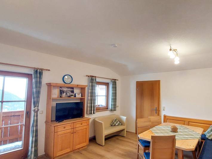 Gîte pour 10 personnes, avec terrasse ainsi que vue sur le lac et jardin à Zell am See - 4