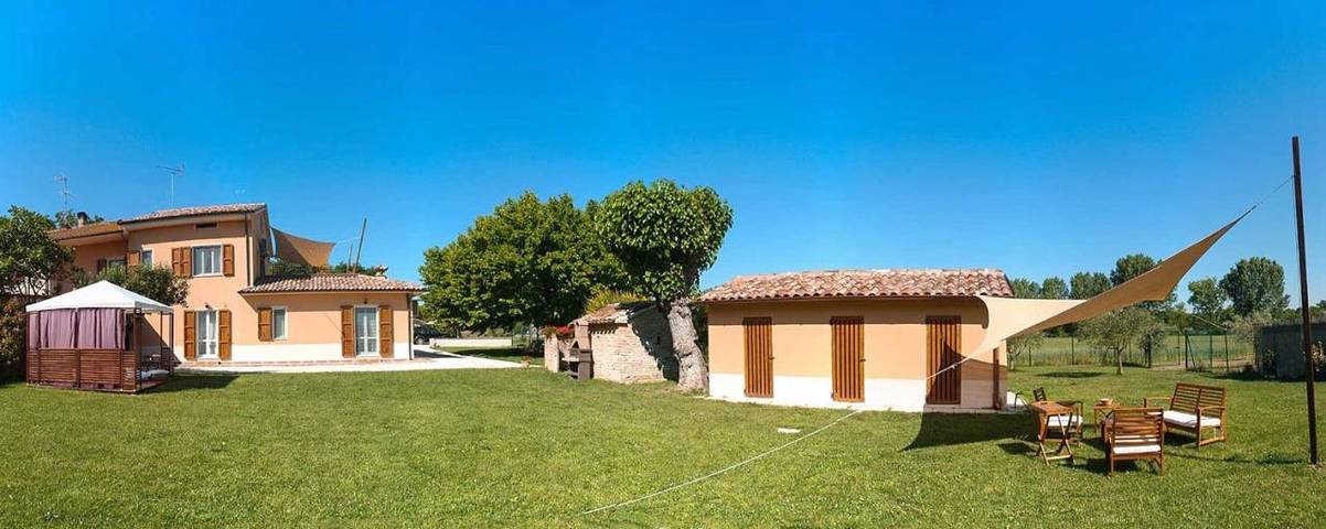 Gîte pour 8 personnes, avec vue et jardin, animaux acceptés à Corinaldo - 3