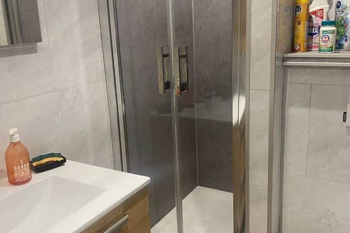 Appartement entier, Studio sortie albertville au bout du centre ville  Tous commerces à proximité in Albertville, Région d'Albertville
