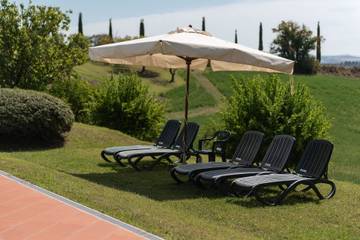 Vacation Rental for 8 Guests in Siena, Siena Province, Picture 4