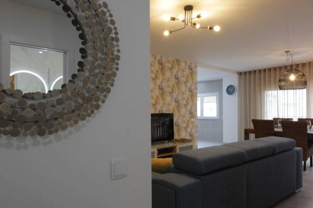 Ganze Wohnung, New Luxury apartment with pool - 5 min walking to the beach in Armação de Pêra (costa), Armação de Pera