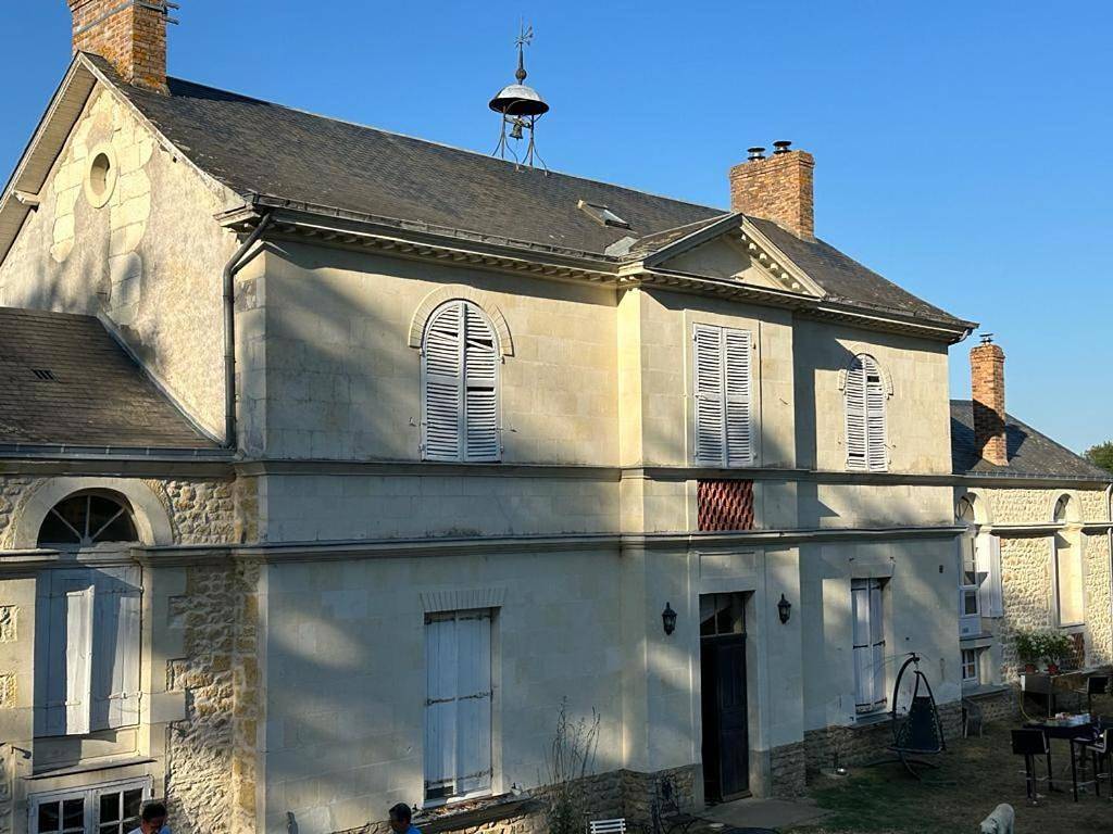 Ancien relais de chasse à 35 min du Circuit 24h du Mans in Le Lude, Sarthe