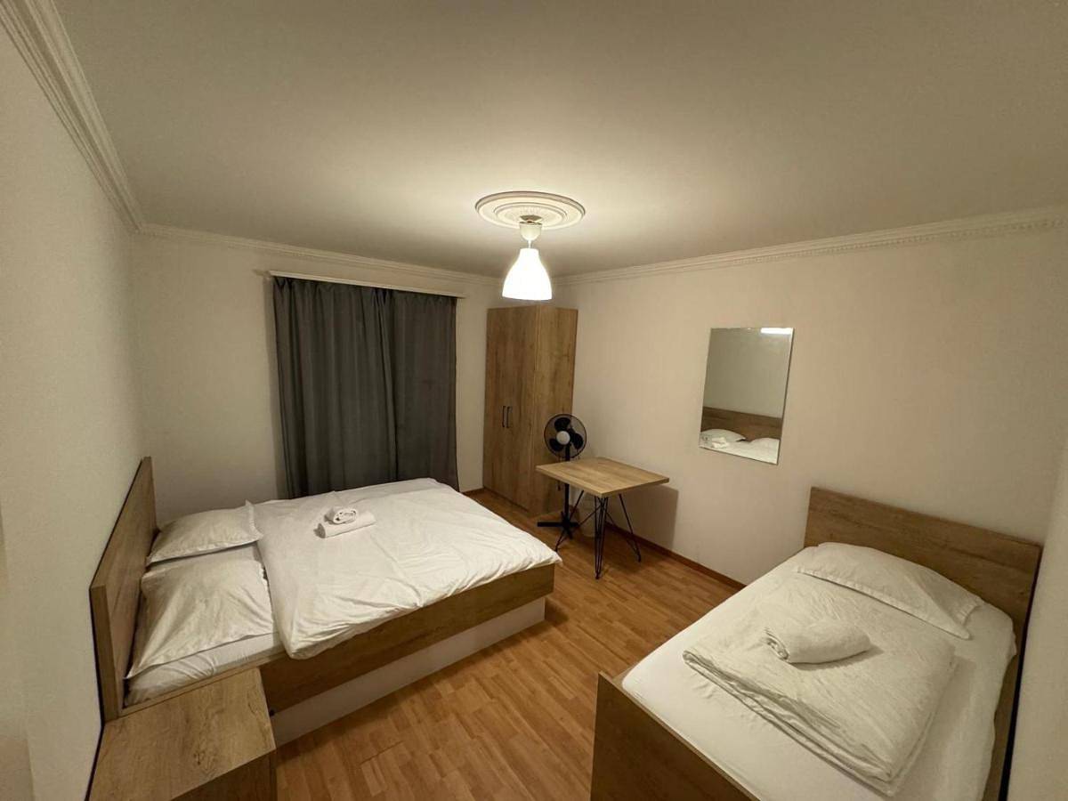 Entire holiday apartment, Zürizimmer in Zurich, Zurich district