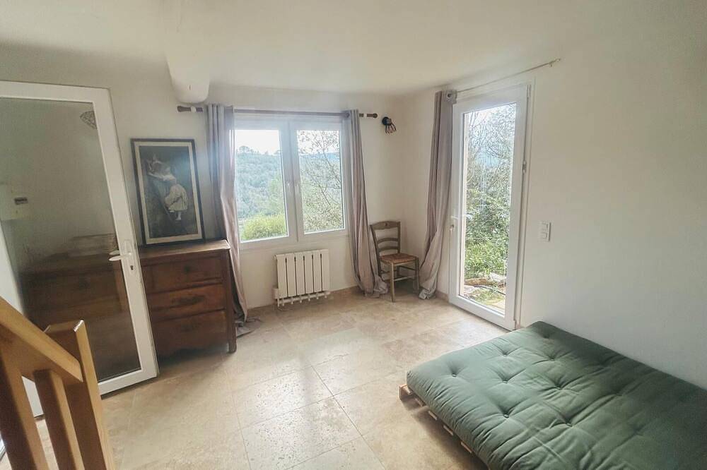 Charming house on Lake Carces in Carcès, Región Brignoles