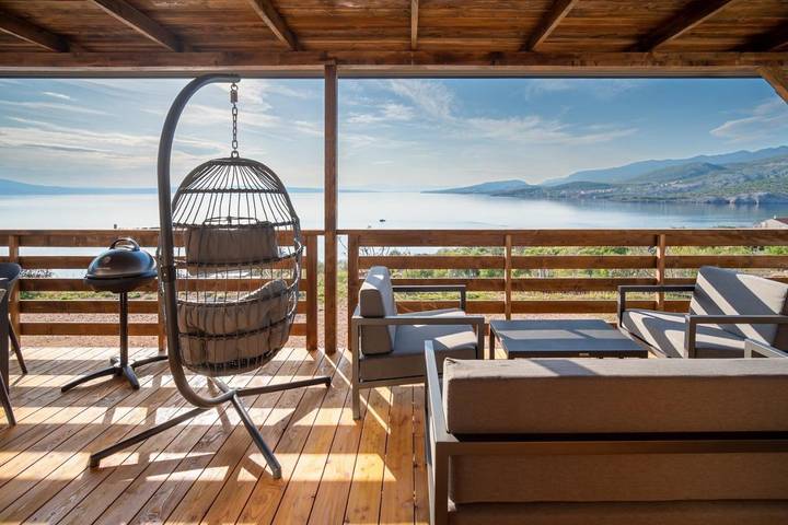 Ferienwohnung für 6 Personen, mit Ausblick und Pool sowie Terrasse, mit Haustier