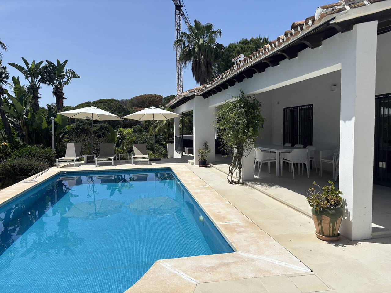 Spacious Family Villa with Pool & Sunny Garden in Marbella Oost, Marbella
