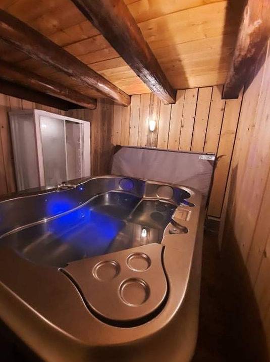 Gîte pour 6 personnes, avec jardin ainsi que jacuzzi et terrasse à Saint-Quirin - 4