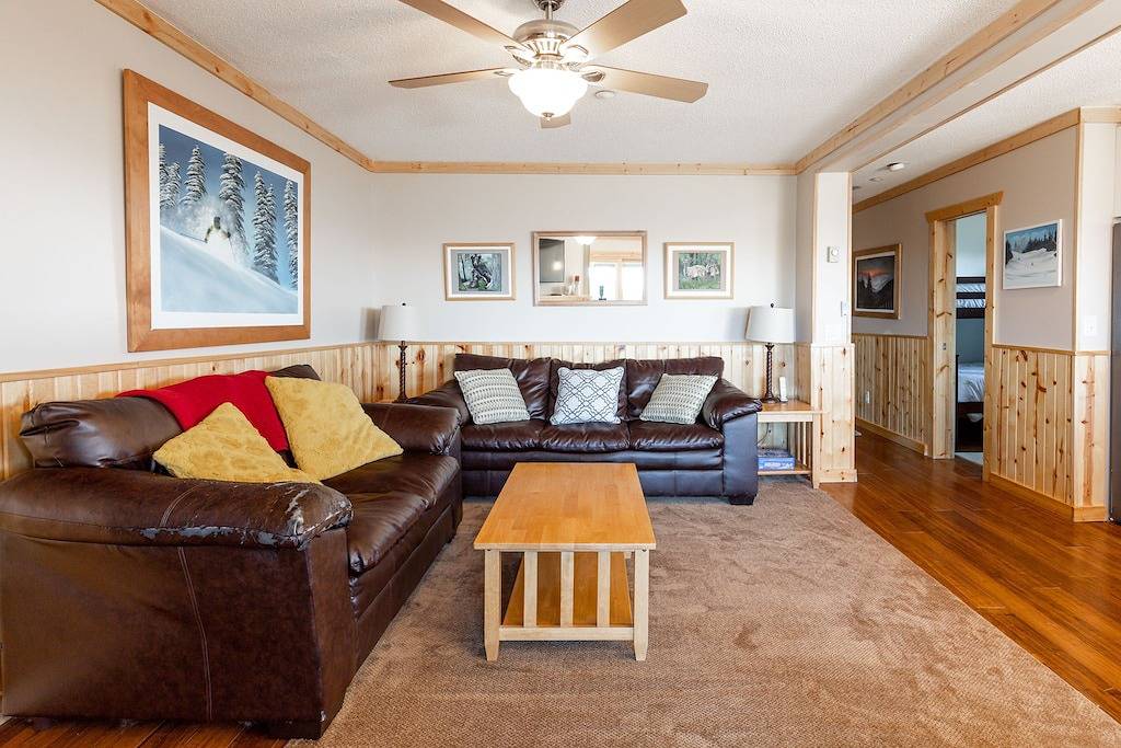 Ganze Wohnung, Summit Condo 201A - Recently Renovated, Great Views, Close to Village! in Snowshoe, Greenbrier River