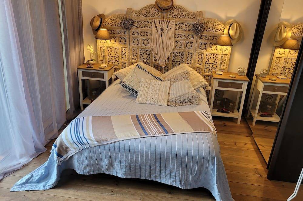 Gîte de charme  avec piscine et jardin in Roquebrune-sur-Argens, Côte méditerranéenne (France)