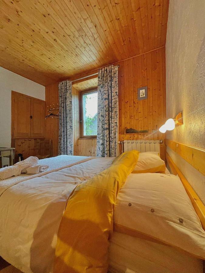 Small Double Room in Saint-Étienne-en-Dévoluy, Le Dévoluy