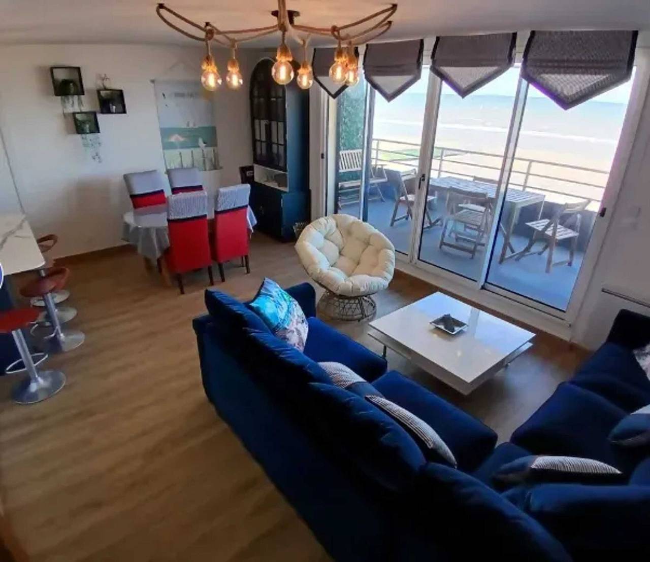 Apartamento entero, Apartamento con vistas al mar en Cabourg, 60 m² in Cabourg, Región de Caen