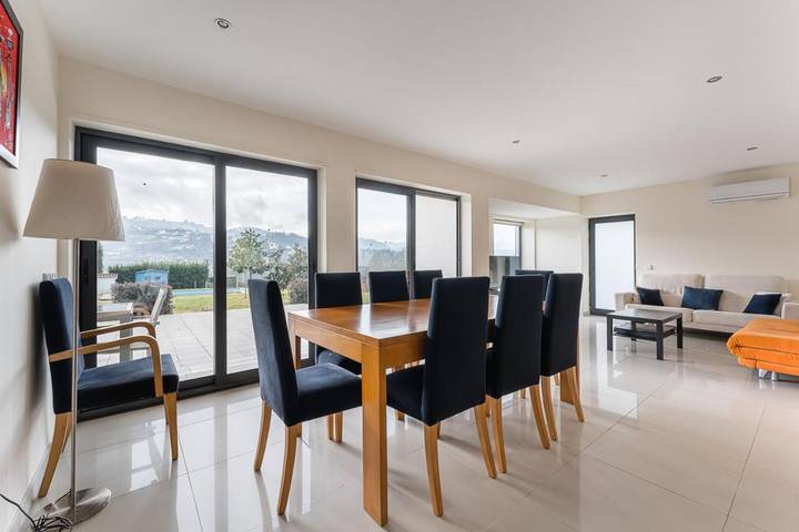 Location de vacances pour 9 personnes, avec Terrasse et Jardin dans Vizela
