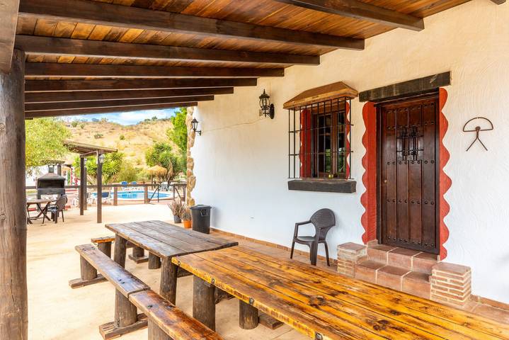 Country House with Air Conditioning, Pool, Terrace and Wi-Fi in Almogía, Cordillera Penibética