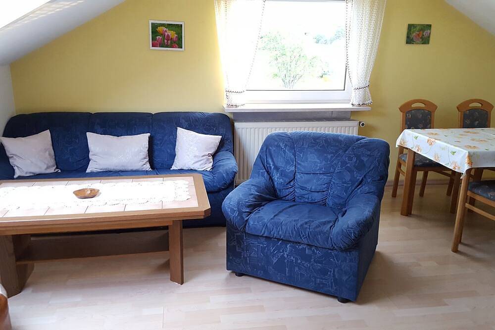 Ganze Wohnung, Gemütliche 65qm Ferienwohnung mit Terrasse, naturnah in Nagel, Landkreis Wunsiedel im Fichtelgebirge