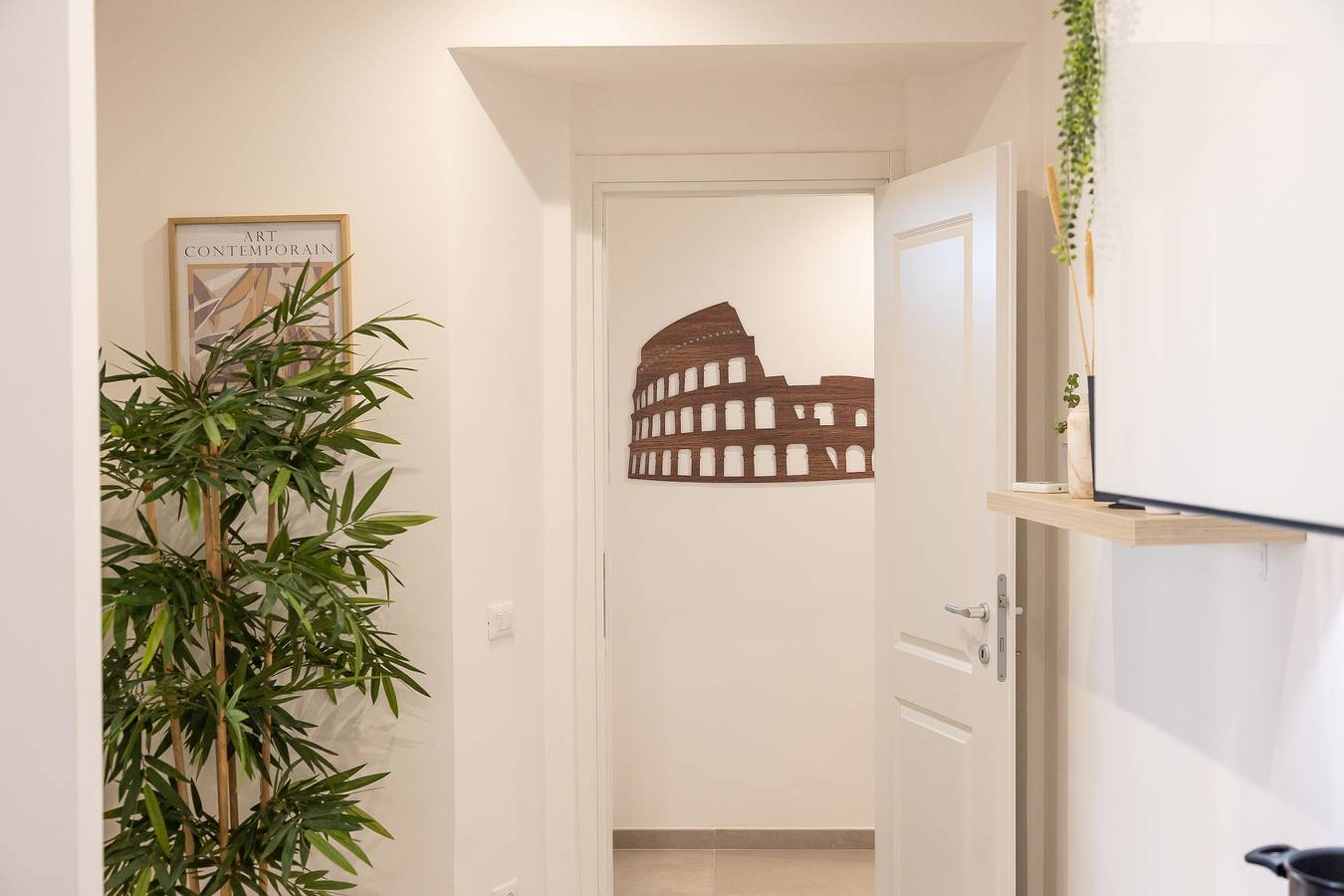Entire apartment, Apartment 'Trilocale' close to City Centre with Wi-Fi in Rome City Center, Rome