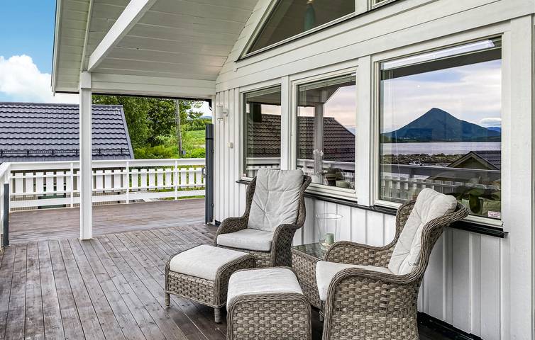 Ferienhaus für 4 Personen, mit Terrasse und Garten in Fræna - 3