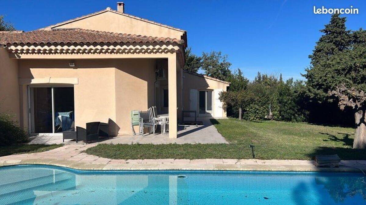 Ferienhaus 'Avec Piscine' mit privatem Pool, privatem Garten und Wi-Fi in Châteauneuf-de-Gadagne, Vaucluse