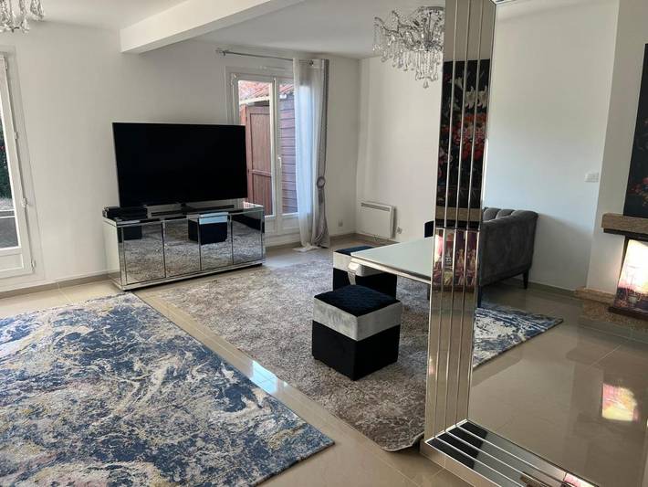 Location de vacances pour 4 personnes, avec Balcon et Jacuzzi ainsi que Terrasse et Jardin à Domont
