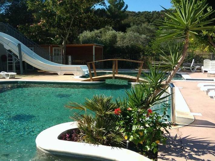 Chalet pour 2 personnes, avec Bassin pour enfant dans le Var