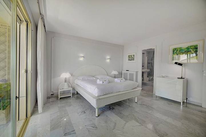 Entire apartment, Upstays Sea View Terrace 95m² Apartment Palm Beach in Cannes, Mediterranean Coast (France)
