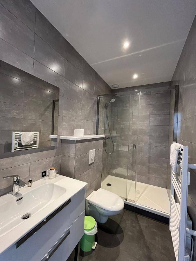 Hôtel pour 2 personnes, avec terrasse ainsi que jardin et vue à Saint-Flour - 2