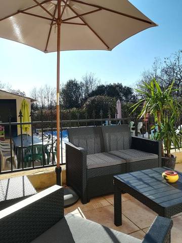 Chambre d’hôte pour 2 personnes, avec jardin et piscine à Régusse