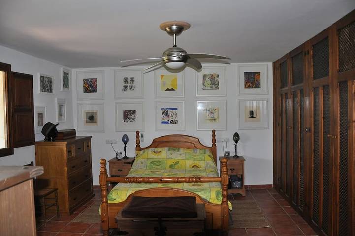 Une maison de campagne de 2 chambres avec un grand jardin privé et une piscine in Órgiva, Cordillera Penibética