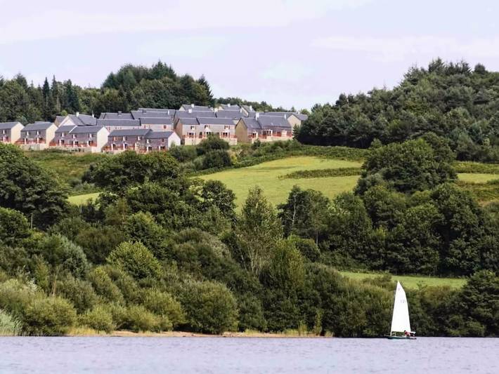 Location de vacances pour 3 personnes, avec jardin dans Lac de la Raviège