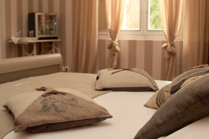 Location de vacances pour 2 personnes, avec piscine ainsi que vue et jardin, animaux acceptés à Montussan - 3