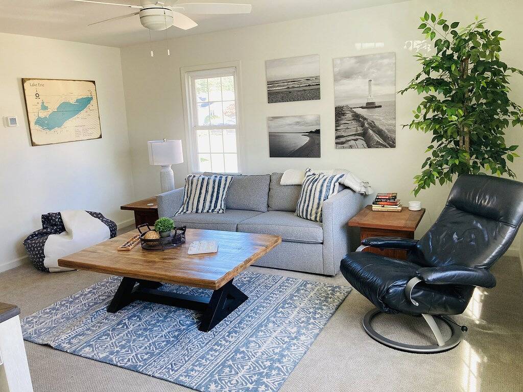 Lake Park Place : Adorable Beach Cottage in Huron, Eriesee