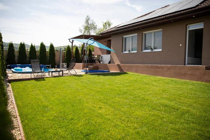 Location de vacances pour 6 personnes, avec sauna et jacuzzi ainsi que piscine et jardin dans Pilisvorosvar - 3