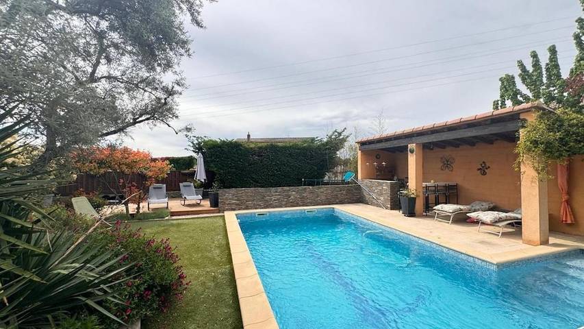 Location de vacances pour 5 personnes, avec jardin et piscine à Boisset-et-Gaujac