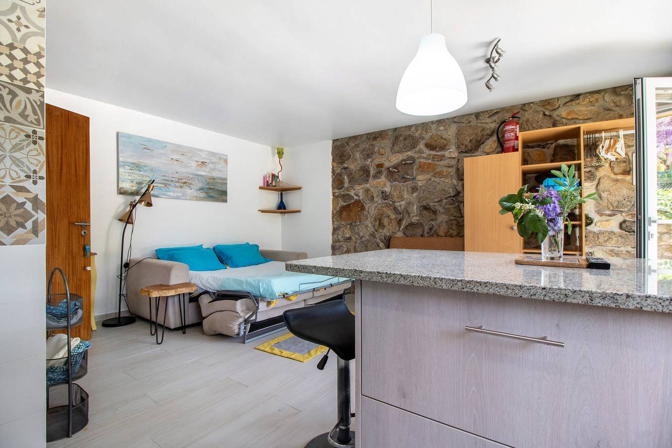 Studio Appartement 'Estúdio Azul' met uitzicht op de bergen, gedeeld zwembad en Wi-Fi, foto 6