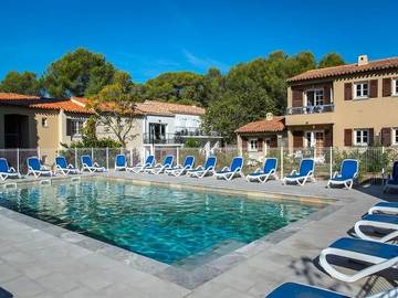 Gîte pour 4 personnes, avec terrasse dans Plage de Boulouris